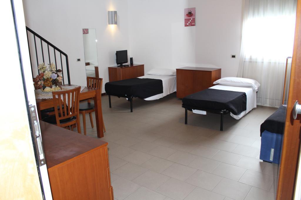 Hotel Riverside Модена Экстерьер фото