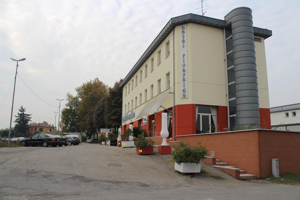 Hotel Riverside Модена Экстерьер фото